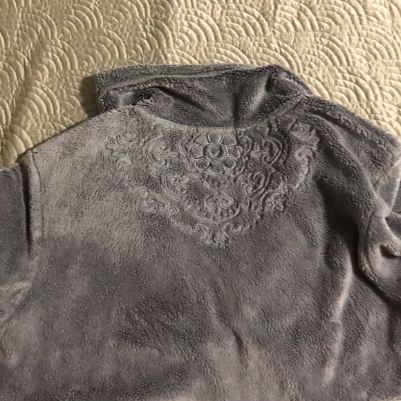 Ascend half zip pull over with embroidery on left side and top of the back - Picture 6 of 13